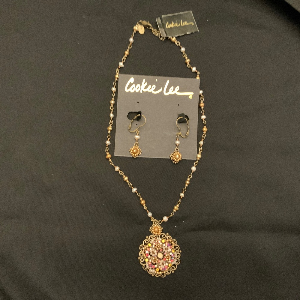 S5/ NWT 18” Cookie Lee Necklace & Earring Set 5 - Fresh Water Pearl